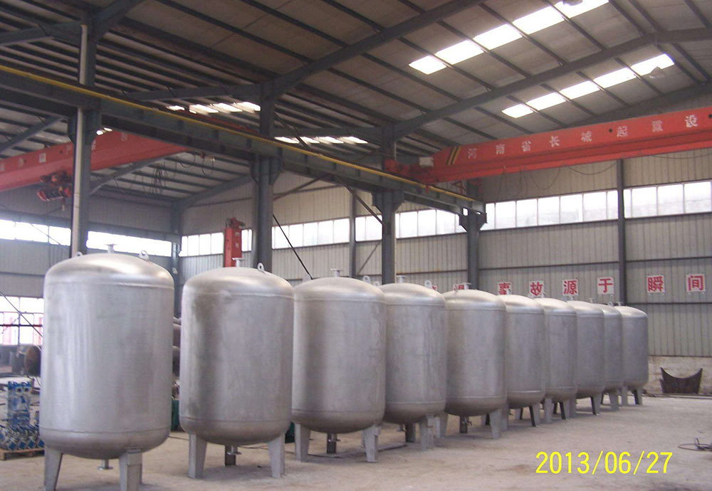 304不銹鋼立式儲(chǔ)罐 304不銹鋼立式儲(chǔ)罐